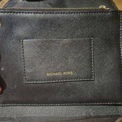 Michael Kors Pouch