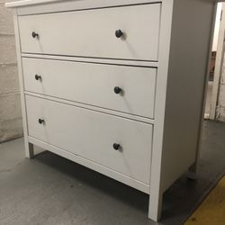   IKEA Hemnes Chest Dresser Drawer. White