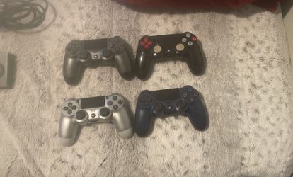 4 PS4 Controller *Used*