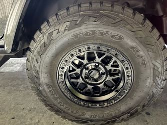 Set of 5 Method wheels with Toyo R/T tires 35”