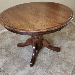 Round Oak Pedestal Dinning Table with 4 Chairs