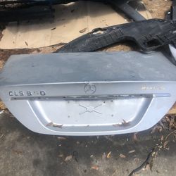 Mercedes’ CLS Trunk Lid