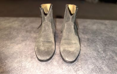 bussola Alameda Annie Suede Ankle Boots in Olive Green Size 8.5