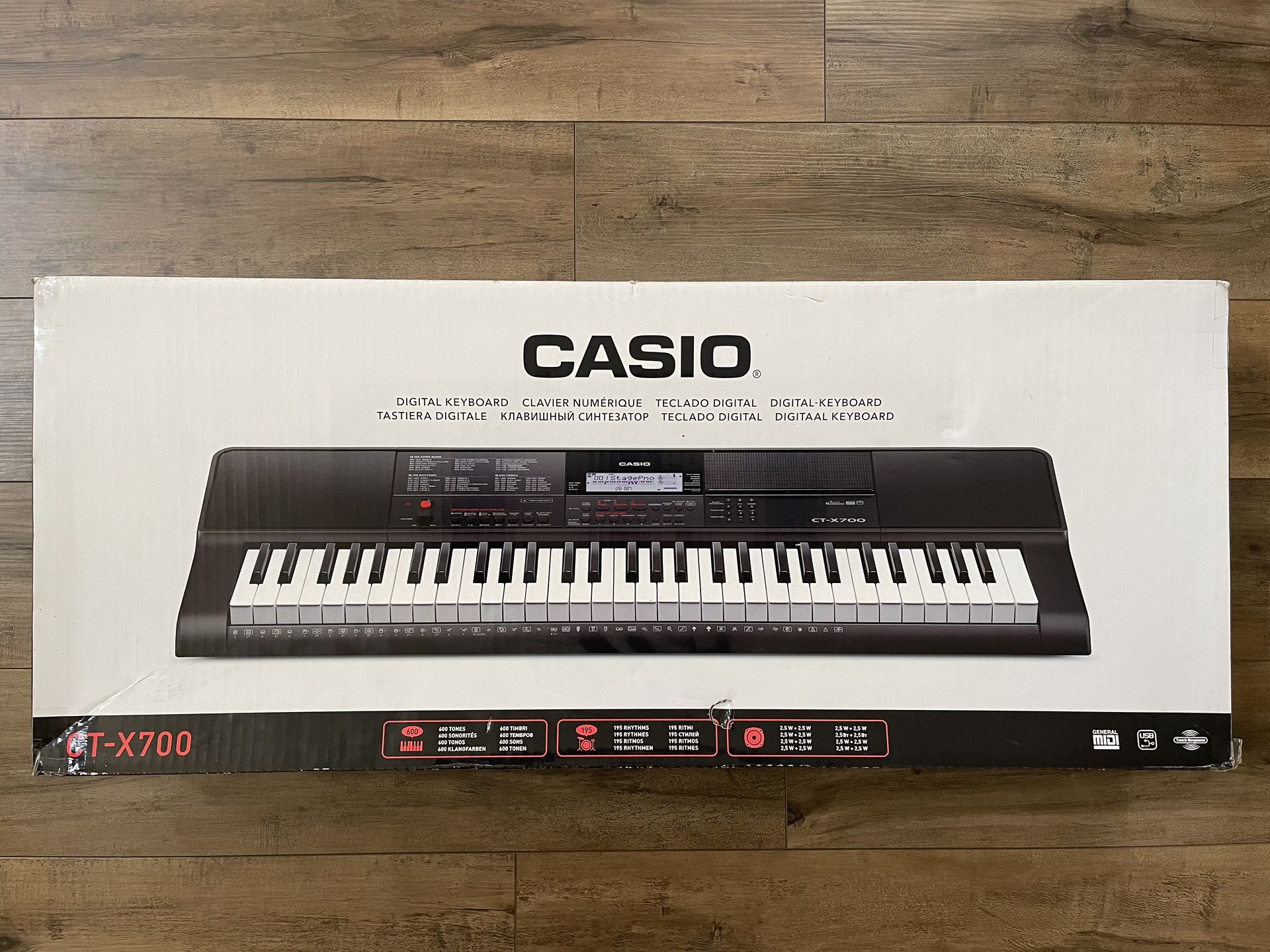 Casio Piano / Organ CT- X700