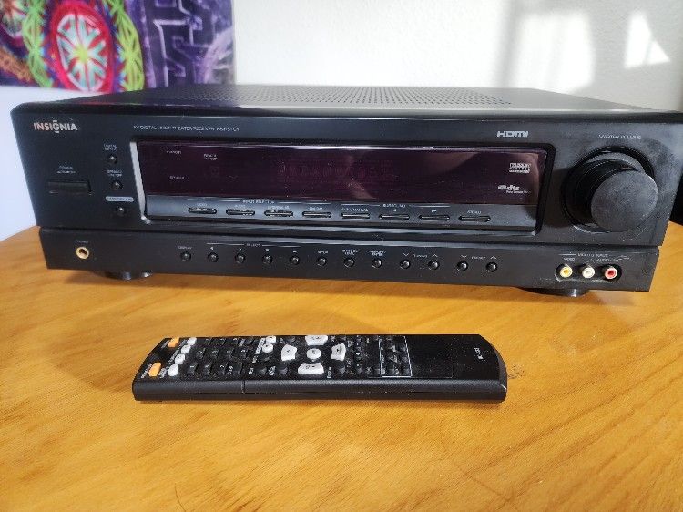 Insignia Stereo Reciever NS-R5101 With Remote