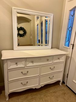 Vintage white dresser