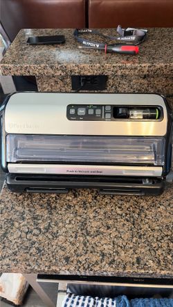 FoodSaver FM5460 Food Preservation System, 2-in-1 Automatic Vacuum Sealing Machine with Starter Kit, Large