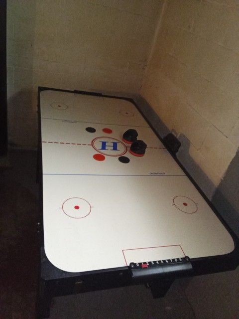Harvard Air Hockey Game Table