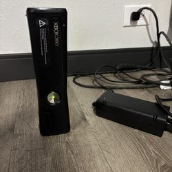 Xbox 360 And Xbox 360 Kinect 
