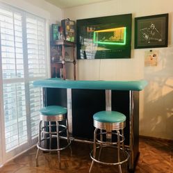 Dining Table And Bar With Stools 