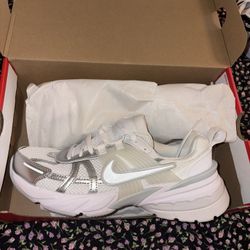 Women’s Nike V2K Run