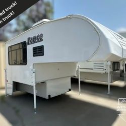 2017 LANCE 650 CAMPER