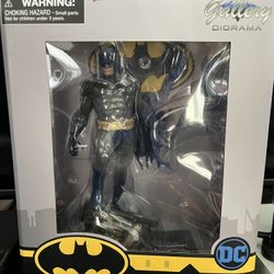 Batman Defiant Statue