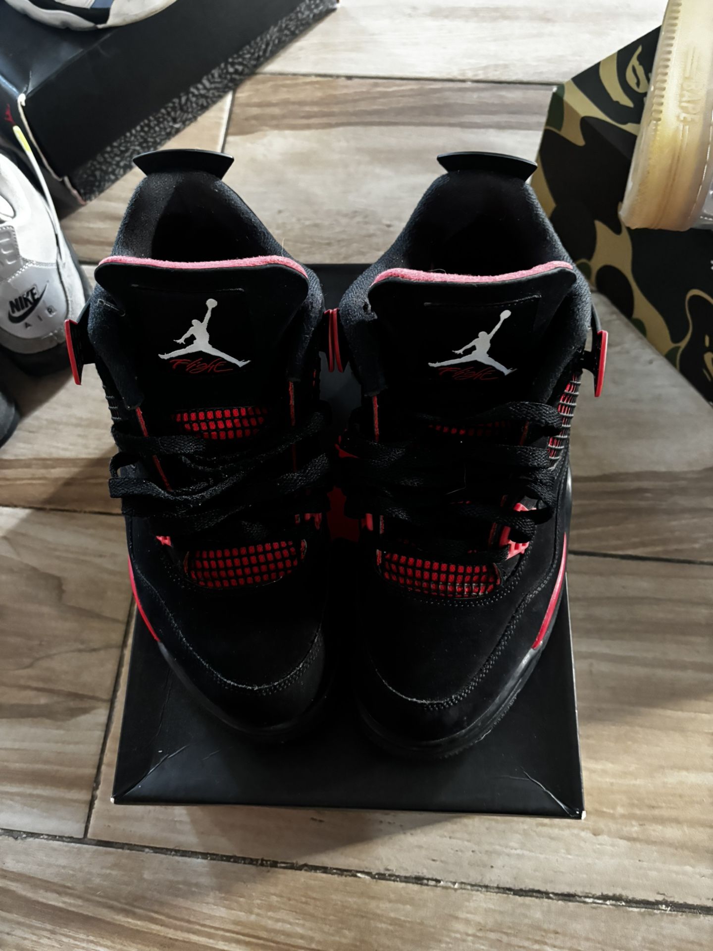 Jordan 4 Thunder Red