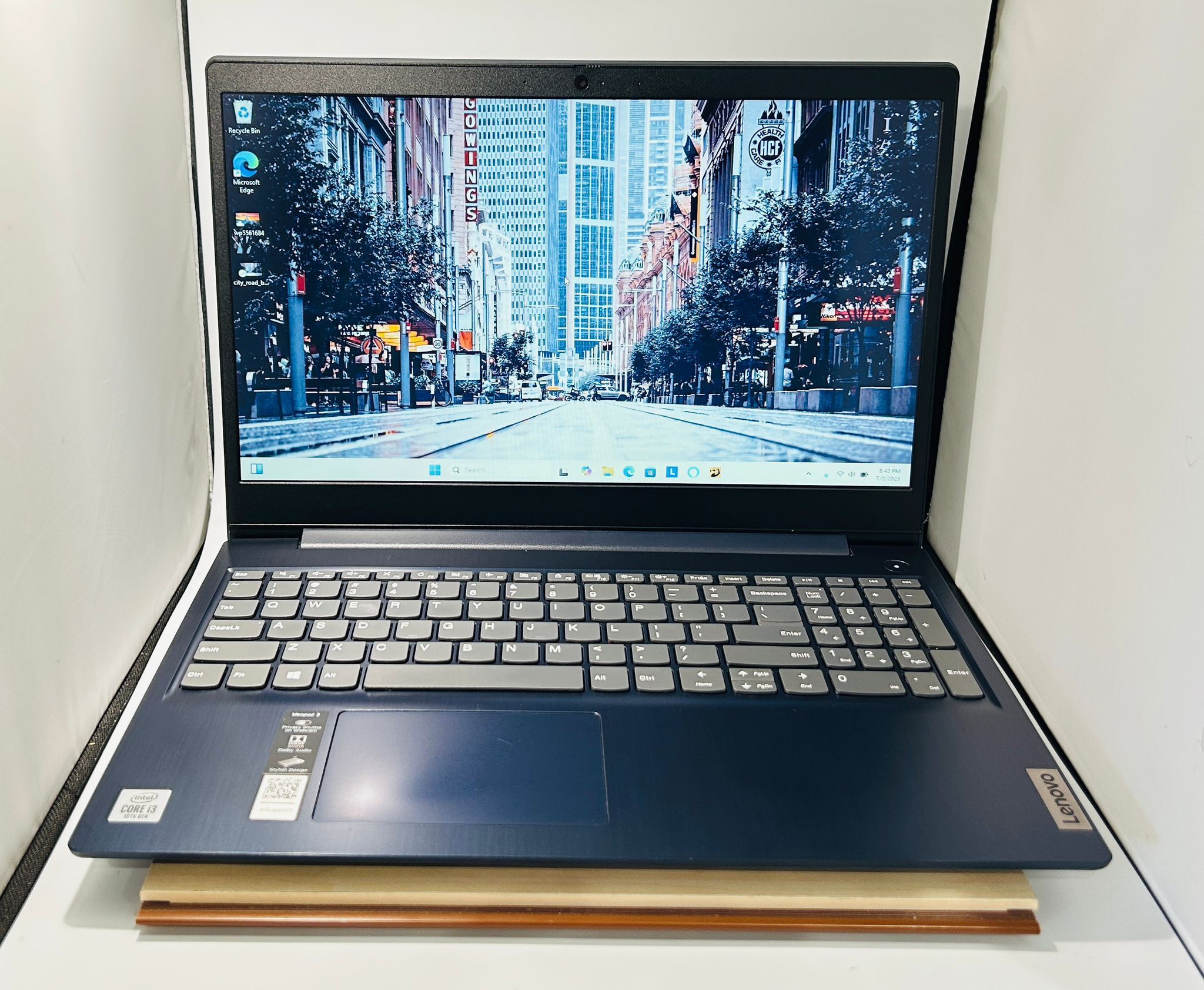 Lenovo 81WR 15” Touchscreen 2020 Core i3-10110u 2.59Gh 8GB 256GB SSD Windows 11