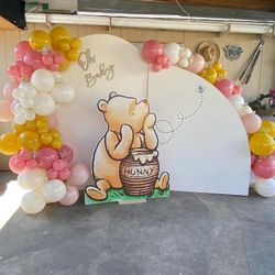 Balloon Backdrop, Winnie The Pooh Balloon Backdrop