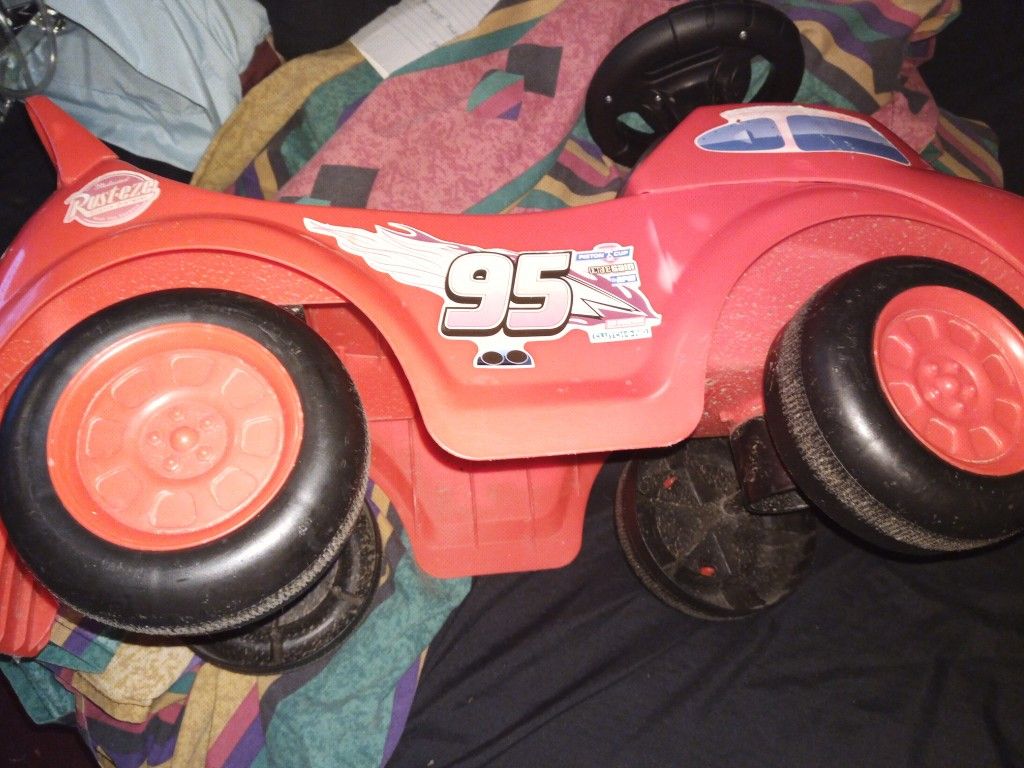 CARS ride on toy