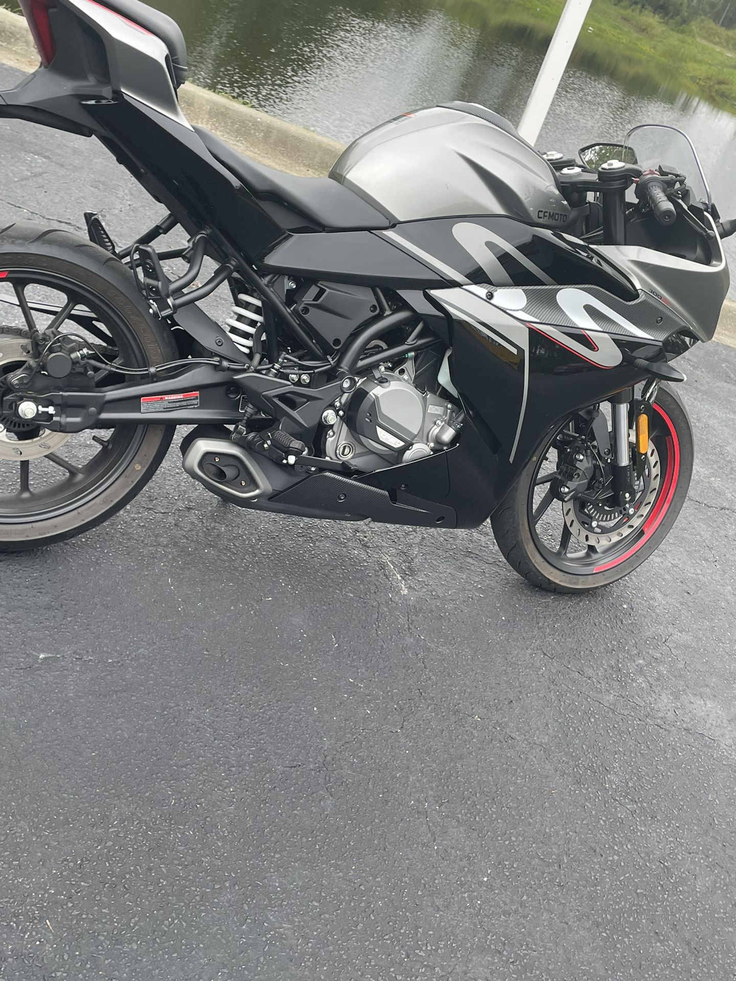 2023 CFMOTO 300ss Grey Black And Red W/ Abs