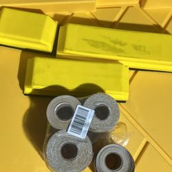 Sanding block and sandpaper