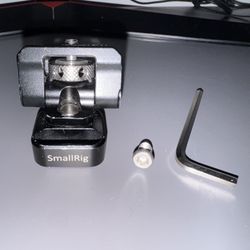 SmallRig Swivel and Tilt Monitor Mount