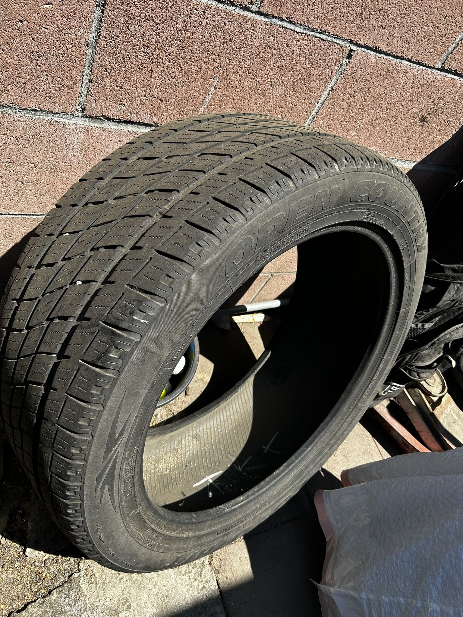 285/45R 22 One Tire