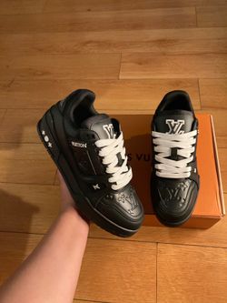 Lv trainers black