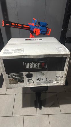 Weber Charcoal Grill 22in Brand New
