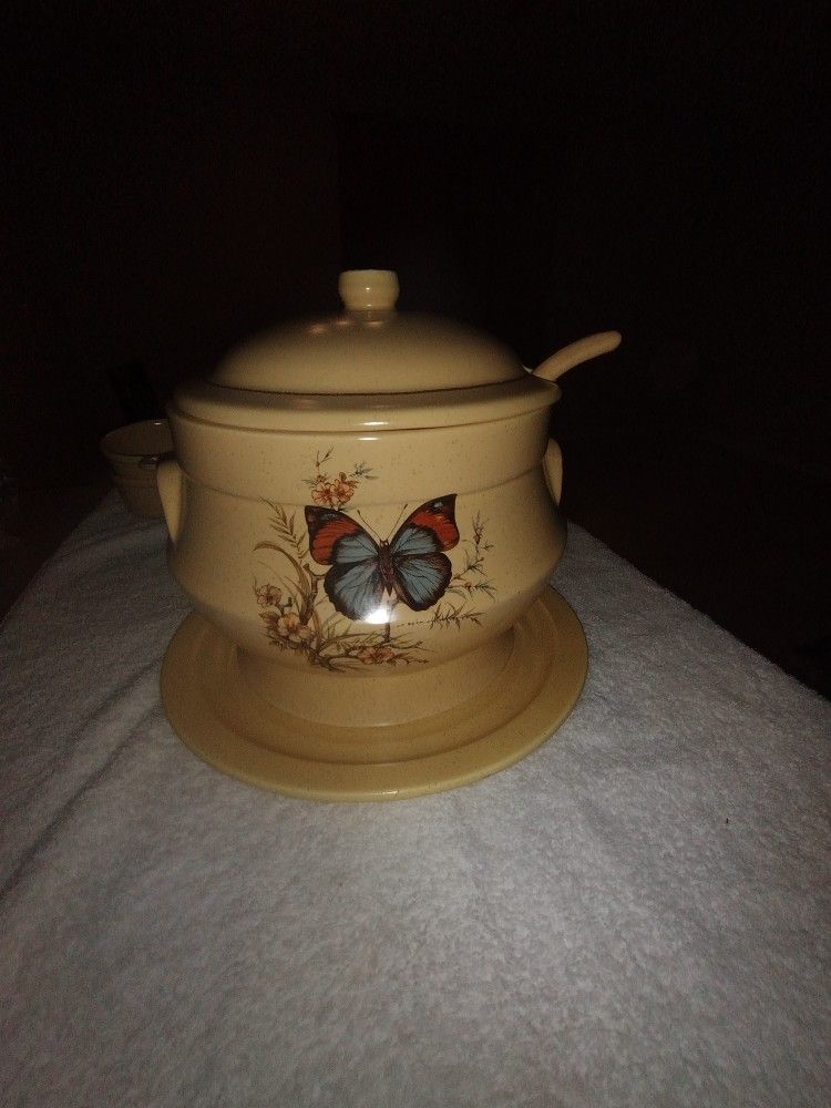 Vintage Soup Toureen