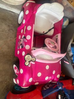 Minnie Mouse Convertible Ride-On