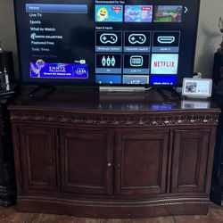 TV Center Stand
