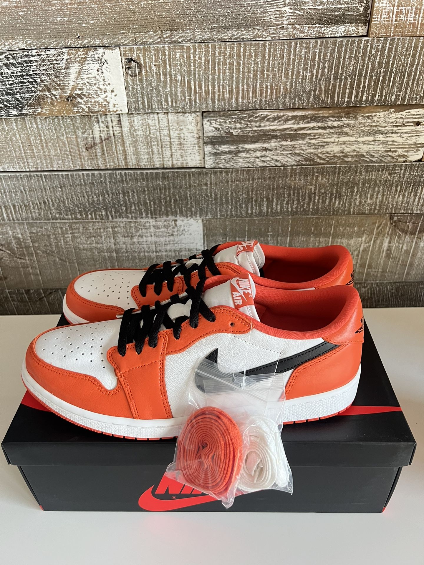 New Jordan 1 Low Starfish Size 12M