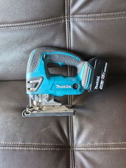 Makita 18V LXT Variable Speed Jigsaw & 3.0 battery
