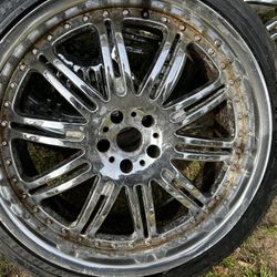 265/35R22 102V Tires