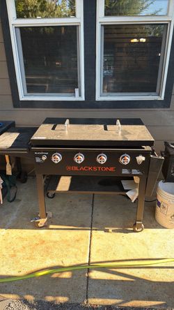 4 burner large black stone grill