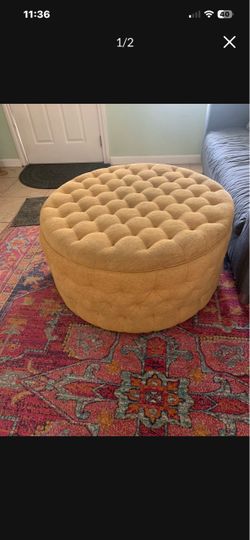 35 inch round Ottoman storage very strong wiry cover and cushion pick up Raseda and vanowen