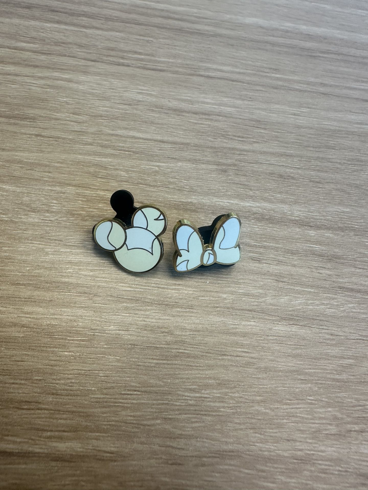 Disney Pins Bow and Kernel - Popcorn