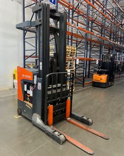 TOYOTA 240" Reach Truck