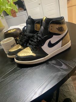 Jordan 1 high top gold toe