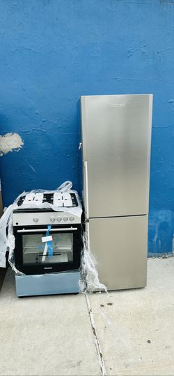 Blomberg Refrigerador/gas stove 24 Inch.