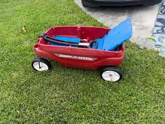 Radio Flyer Kids Wagon with Seats