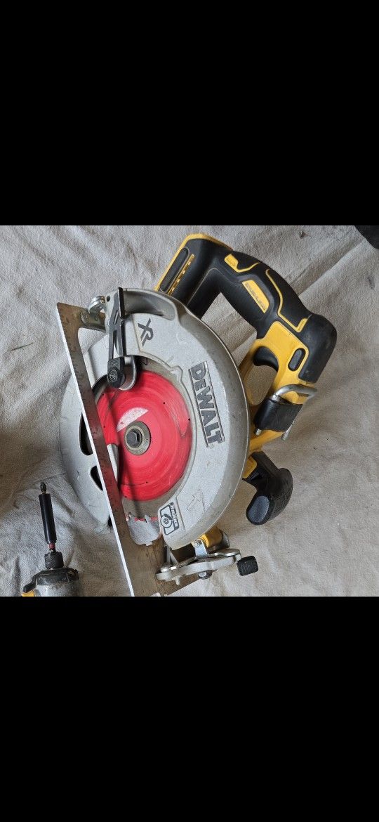 DeWalt Skill saw XR