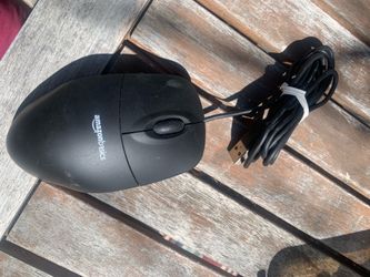 Basic USB plug in laptop mouse