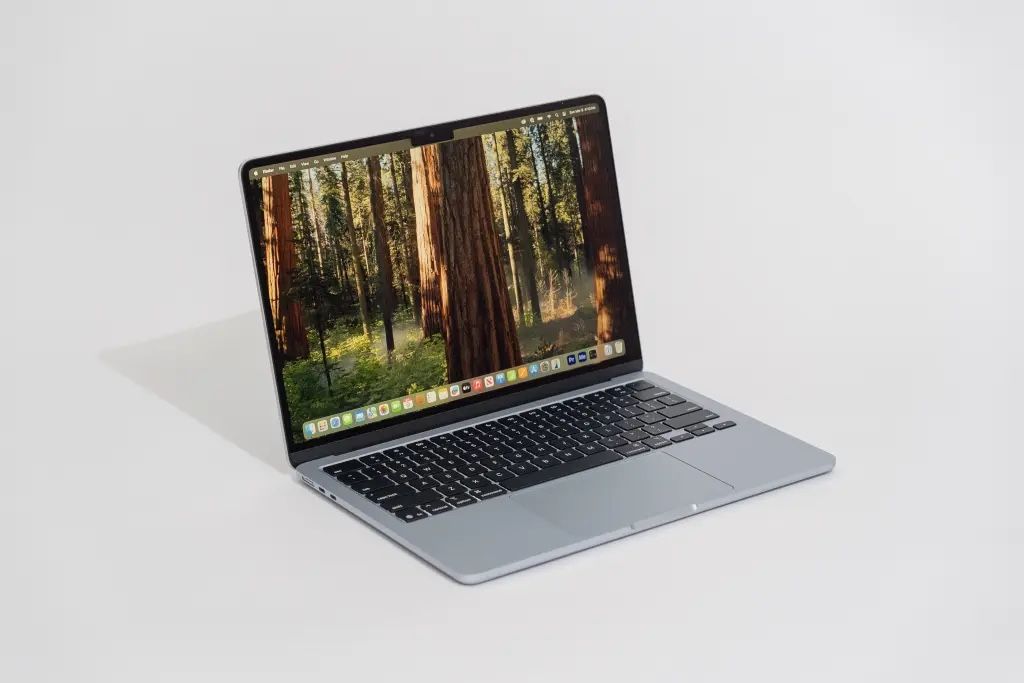 MacBook M4 2025