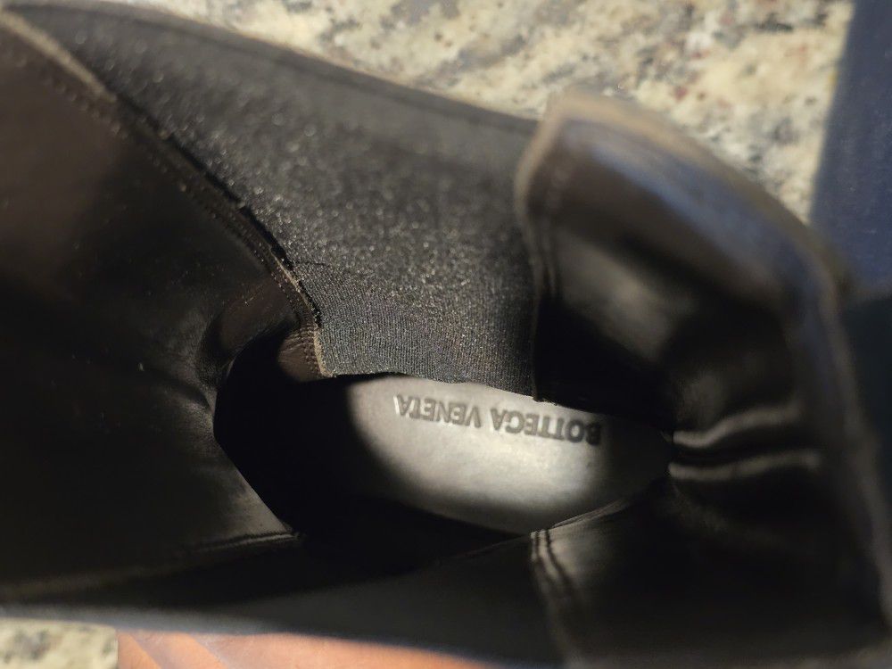 Tire rubber-trimmed leather Chelsea boots Bottega Veneta