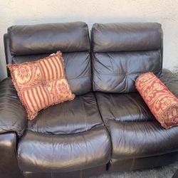 COUCH SET 300 OBO