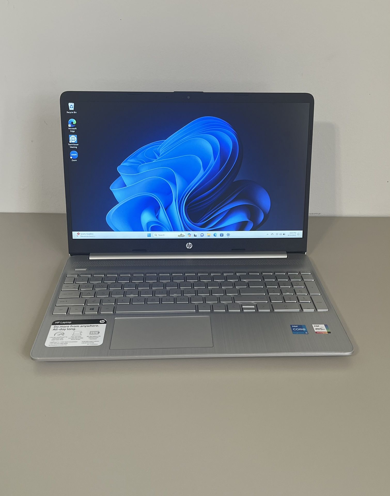 HP Laptop 15.6-inch Laptop Intel 11th Gen i5-1135G7 8GB RAM 512GB - 15-DY2095WM