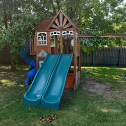 Cedar Summit Swing/play Set