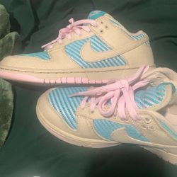 Nike Dunks 