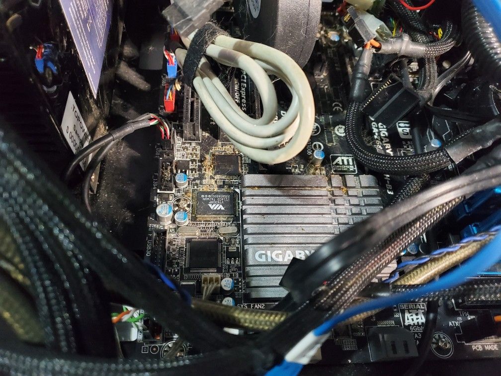 Gaming PC ( Needs Case Replacement)