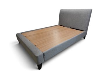Queen Size Northridge Cecelia Upholstered Bed in Heathered Gray
